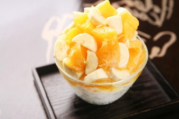shaved ice with mango