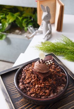 shaved ice with chocolate cerel, 첵스빙수, 초코씨리얼빙수