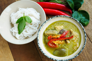  Green Curry with Chicken