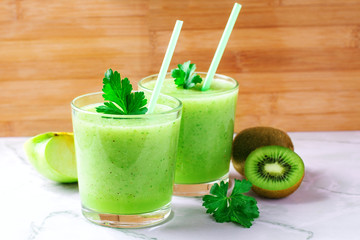 Blended green smoothie