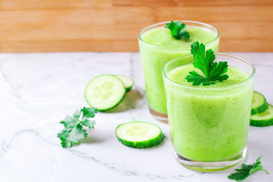 Blended green smoothie