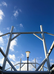 Obraz premium Steel frame roof frame with sky floor.