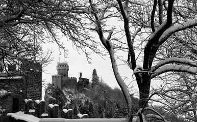 Winter landscape with a view of the fortress.
