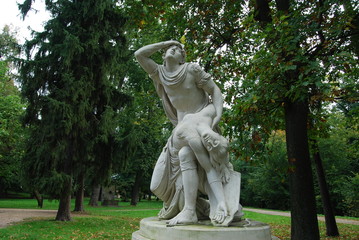 Obraz premium Pulawy, Ogrod palacowy - rzezba 