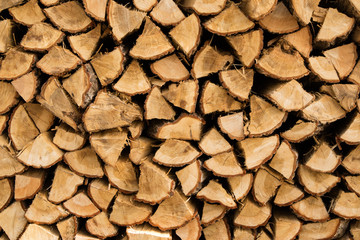 薪　ストーブやキャンプで使用するための備蓄品。