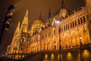 Obraz na płótnie Canvas Budapest, Hungary - January 01, 2017: Hungarian Parliament building in Budapest, night photo