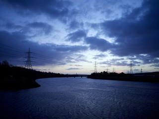 Fototapeta premium Dawn over the River Tyne, Newcastle upon Tyne, England, UK.