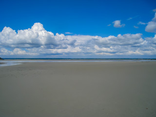 Watt Strand Sand Landschaft am Mont Saint Michel Frankreich
