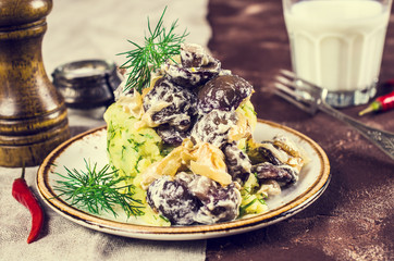 Stewed mushrooms with potatoes
