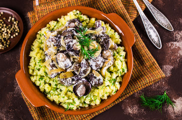 Stewed mushrooms with potatoes