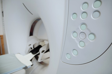 Selective focus of MRI scanner buttons