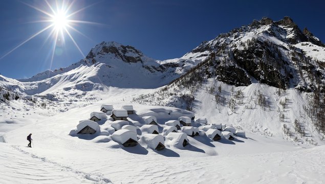 With the snowshoes at the amazing Alpe Lendine, almost completely covered by the incredible snow we had in the 2013-14 winter