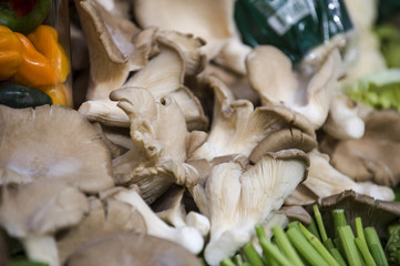 Pfifferlinge im Supermarktregal