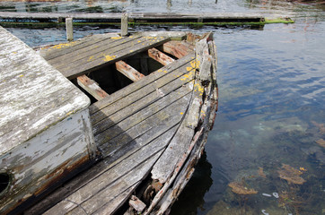 Bootswrack an den d&auml;nischen Ochseninseln in der Flensburger F&ouml;rde.