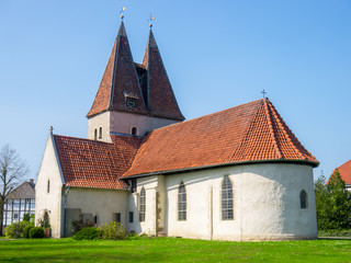 Fototapeta na wymiar Kirche in Lehre 2