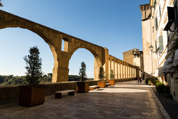 Fototapeta na wymiar Pitigliano vecchio acquedotto 