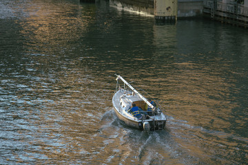 Obraz premium Sailboat on the River