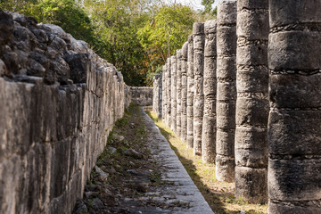 Säulen in Chichén Itzá