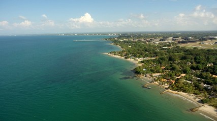 Fototapeta na wymiar Coveñas - Colombia (Fotografía aérea de las hermosas playas de Coveñas)