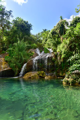 Naklejka premium Wodospady El Nicho na Kubie