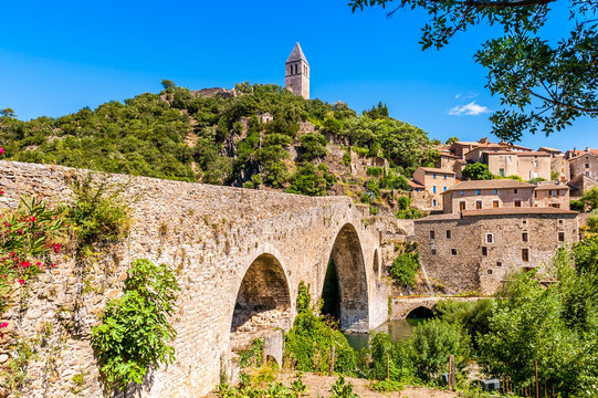Village d'Olargues, H&eacute;rault, Occitanie, France
