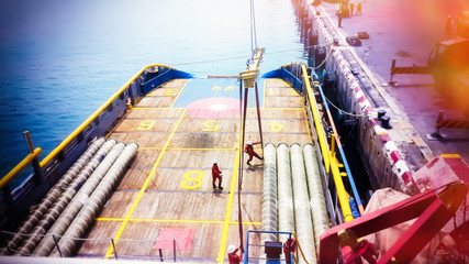 export hose chain out on ship