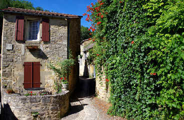 ruelle du village de domme périgord