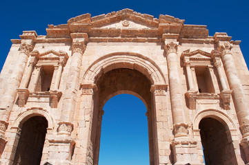 Jerash, Giordania, 04/10/2013: l'Arco di Adriano, eretto in onore dell'imperatore Adriano in visita all'antica Gerasa, uno dei più grandi e meglio conservati siti di architettura romana al mondo