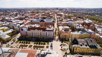 Obraz premium Chernivtsi city from above Western Ukraine. Sunny day with sky of the city.
