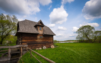 Fototapeta na wymiar Old wooden country cottage