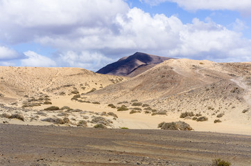 Fototapeta na wymiar Wüste auf Lanzarote, kanarische Inseln, Spanien