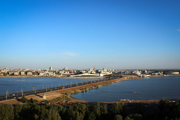 Fototapeta na wymiar Панорама исторического центра Казани и реки Казанки