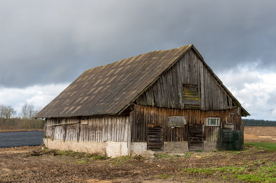 An old abandoned barn
