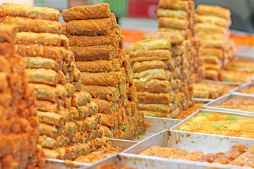 Honey Baklava made in the form of a pyramid, the sweetness sloytsi