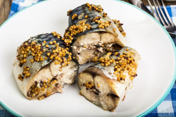 Baked mackerel with mustard seeds