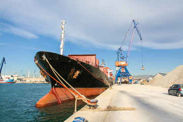 Processing clay in the port