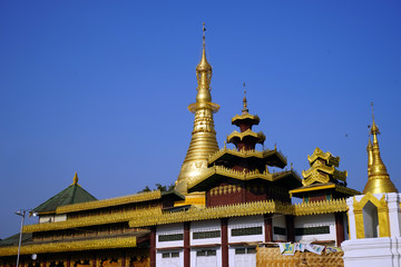 Naklejka premium Golden stupa