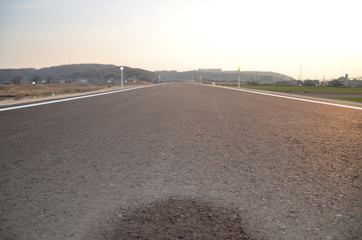 夕暮れ　影　歩く