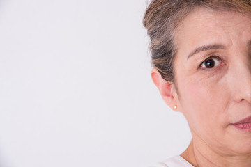 Fototapeta premium 中年女性のポートレイト