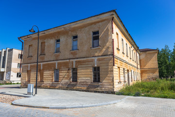 Fototapeta na wymiar Desolate residential building in 19th century military fortress in Daugavpils, Latvia