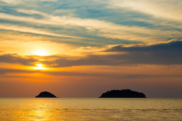 Obraz na płótnie Canvas Tropical sunset on Koh Chang