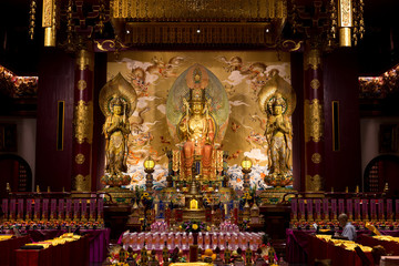 Fototapeta na wymiar buddha statue in temple