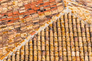 Dachziegel aus Terracotta