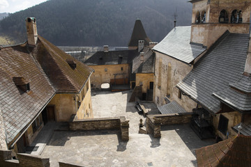 Fototapeta na wymiar courtyard of orava castle
