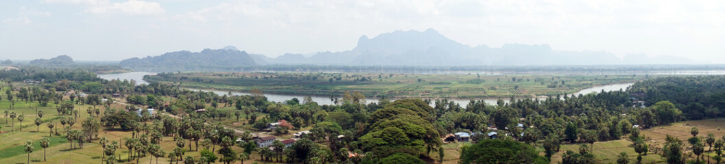 Fototapeta premium Panorama of Thanlyin River