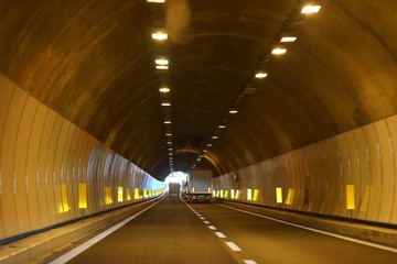 Tunnel