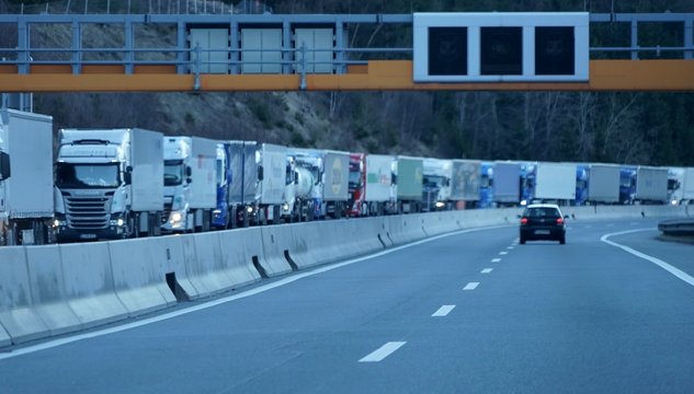LKW Stau auf der Brennerautobahn