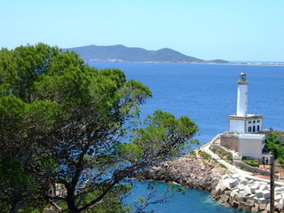 Fototapeta na wymiar Ibiza, Küste, Leuchtturm