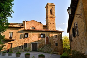 Fototapeta na wymiar paesaggio del borgo medievale di Volpaia nel comune di Radda in Chianti, Siena Italia