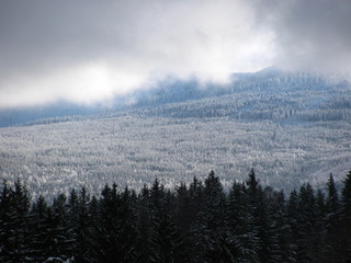 zimowy krajobraz w polskich gorach